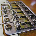 SYNCHRONAIZED TREMOLO