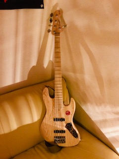 ◆楽器盗難情報◆Bacchus WOODLINE517 AC/M NA/OIL (ベース)｜東京都新宿区